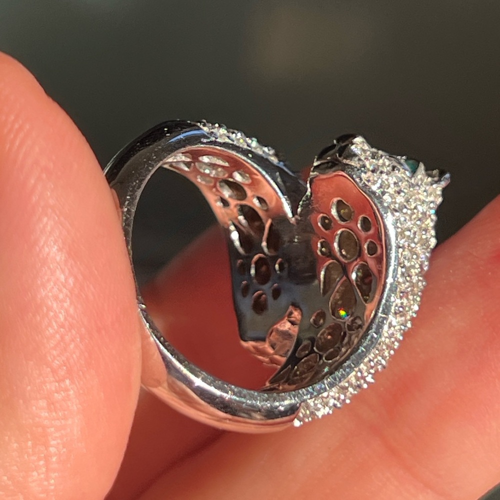 Elegant 14k white gold Panther Ring - Picture 4 of 8